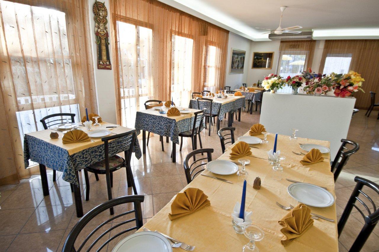 Hotel Giunchi Cervia Exterior foto